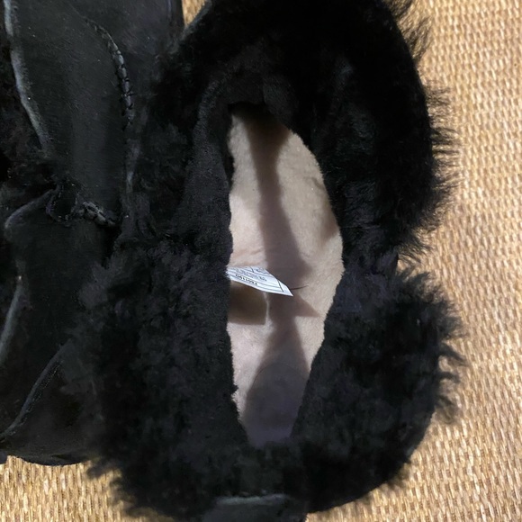 New Ugg Women’s Melrose US8 Black Boots - Picture 5 of 11